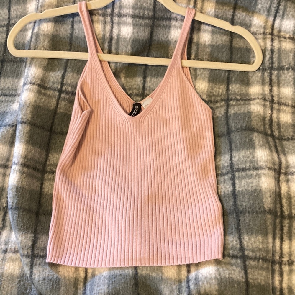 Soft v-neck cropped tank